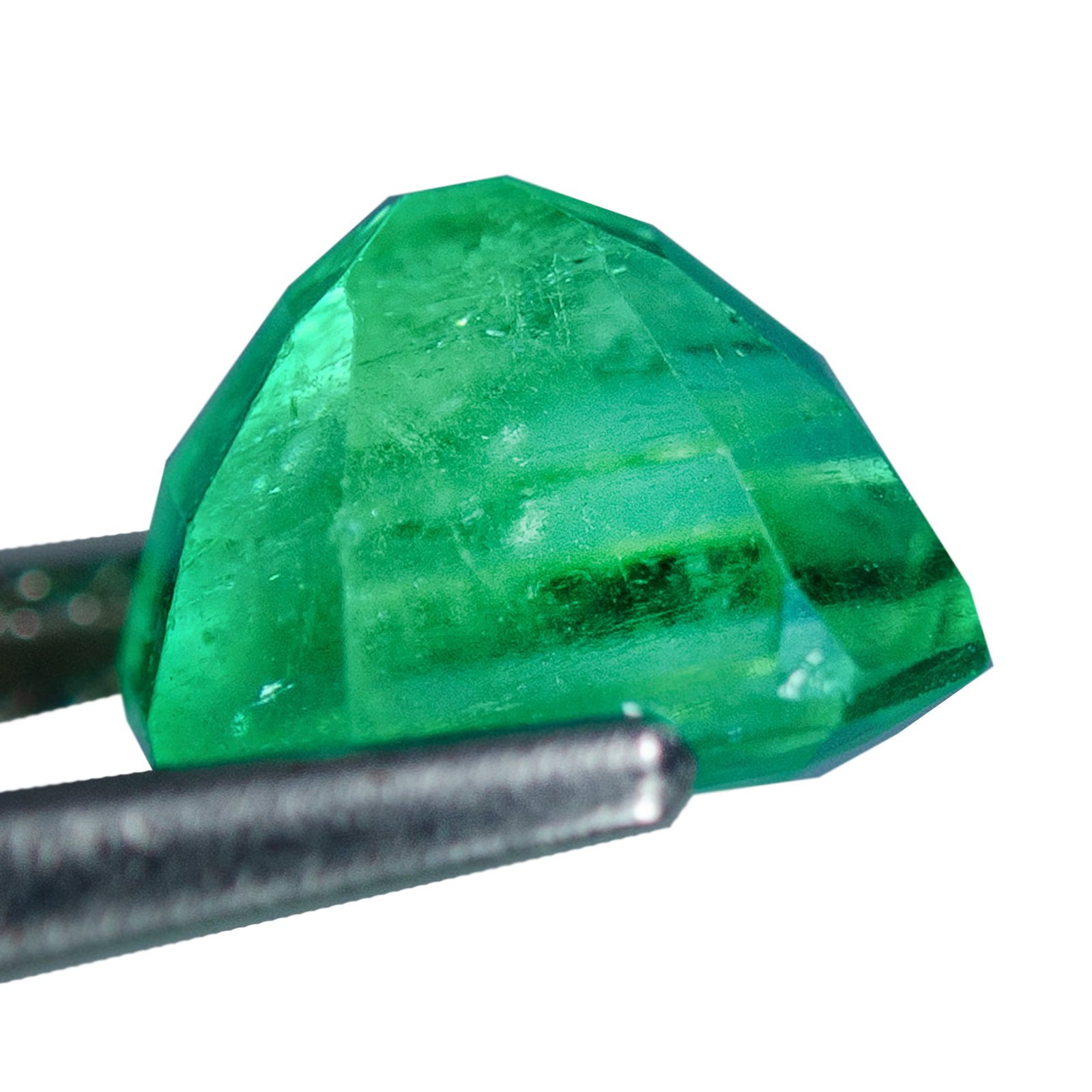 4.90 ct emerald — auction photograph 3